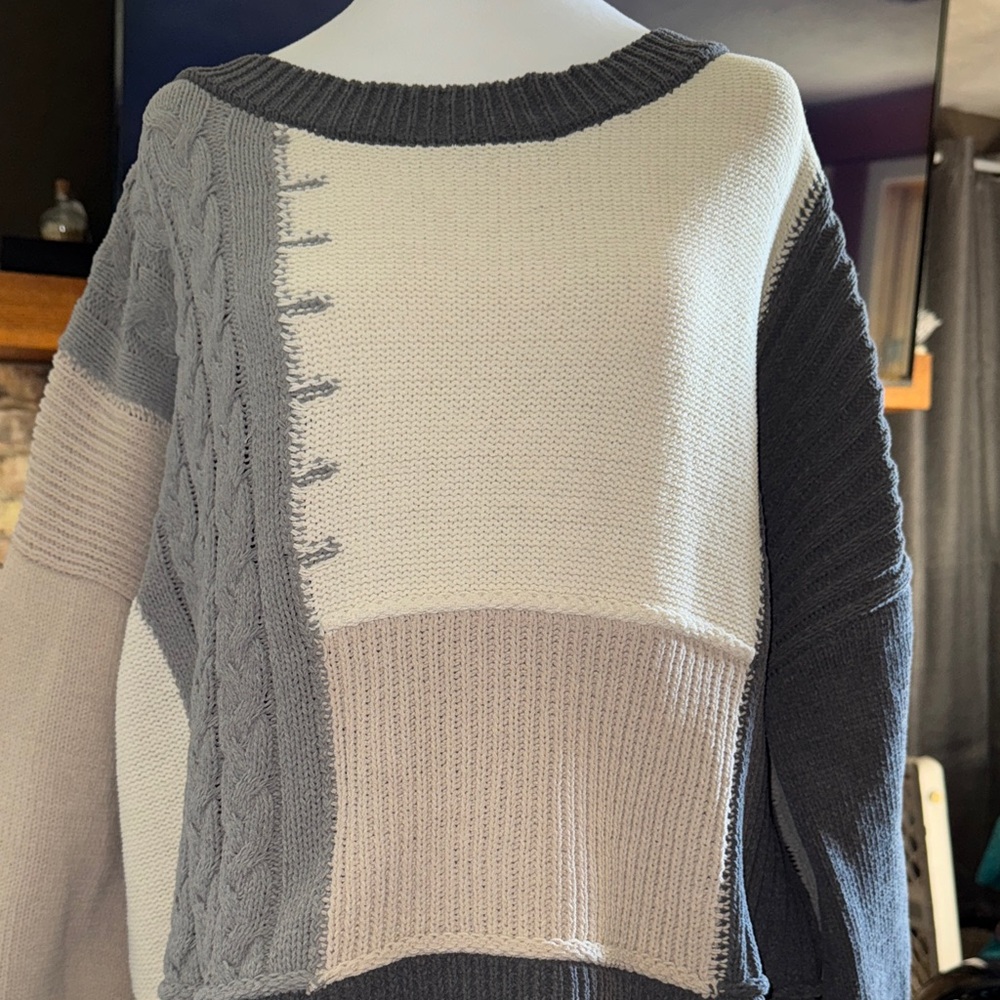 Elegant Patchwork Sweater - Gray and Cream